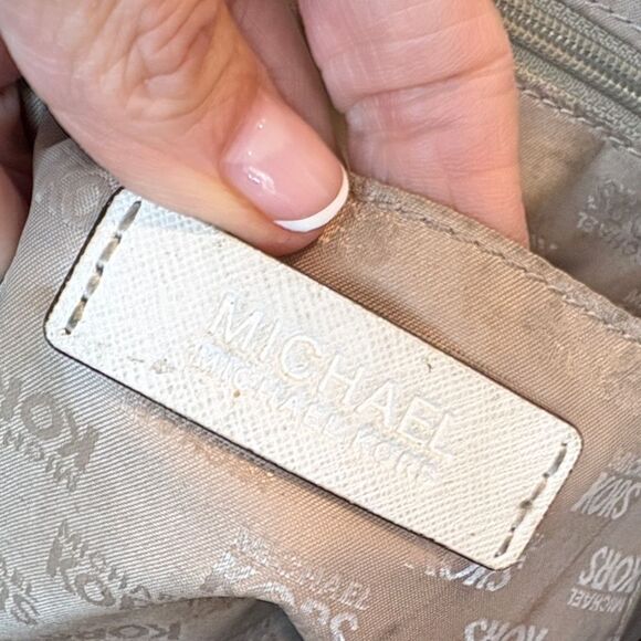 Michael Kors Bag Purse Handbag Lily Saffiano Leather Gold Chain Tote Shoulder - Picture 15 of 16